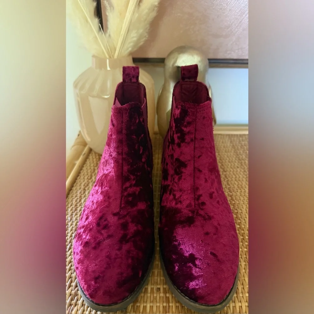 TOMS Womens Ella Chelsea Magenta Casual Boots Ankle Low Heel 1-2" Size 7 NWT - Picture 3 of 8